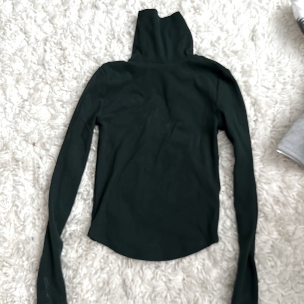 Aritzia dark green turtleneck long sleeve!!